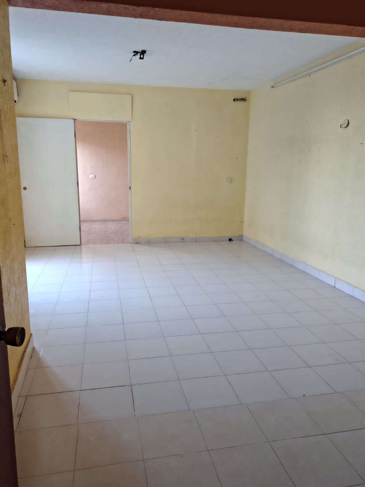 Casa en renta de 5 recámaras en Italia, Chetumal, fotografía 3